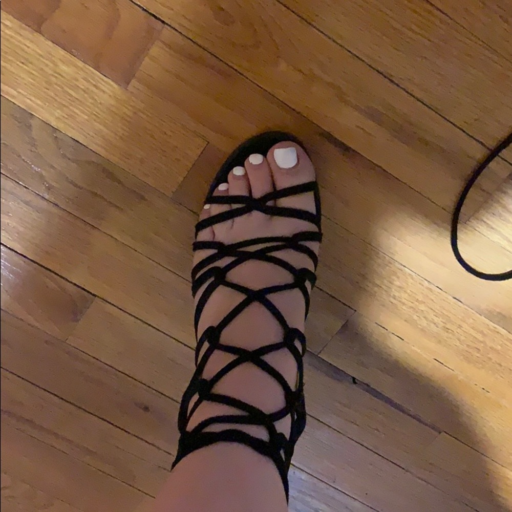 Strappy heels - Picture 3 of 3